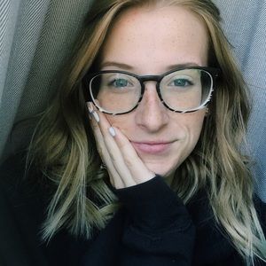 Meet your Posher, Chloe